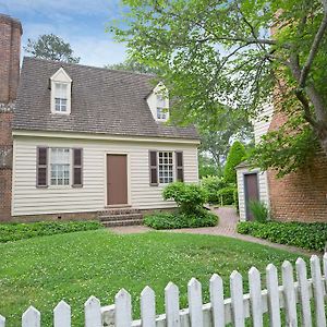 The Colonial Houses - A Colonial Williamsburg Hotel